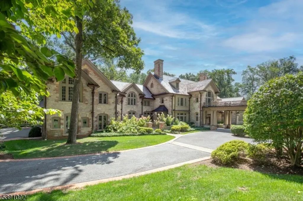 156 Overleigh Rd, Bernardsville Boro