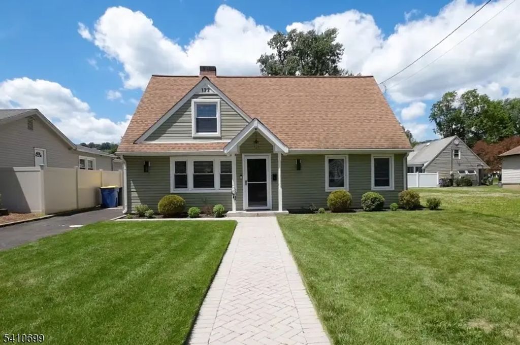 122 Greenbrook Rd, Green Brook Twp.