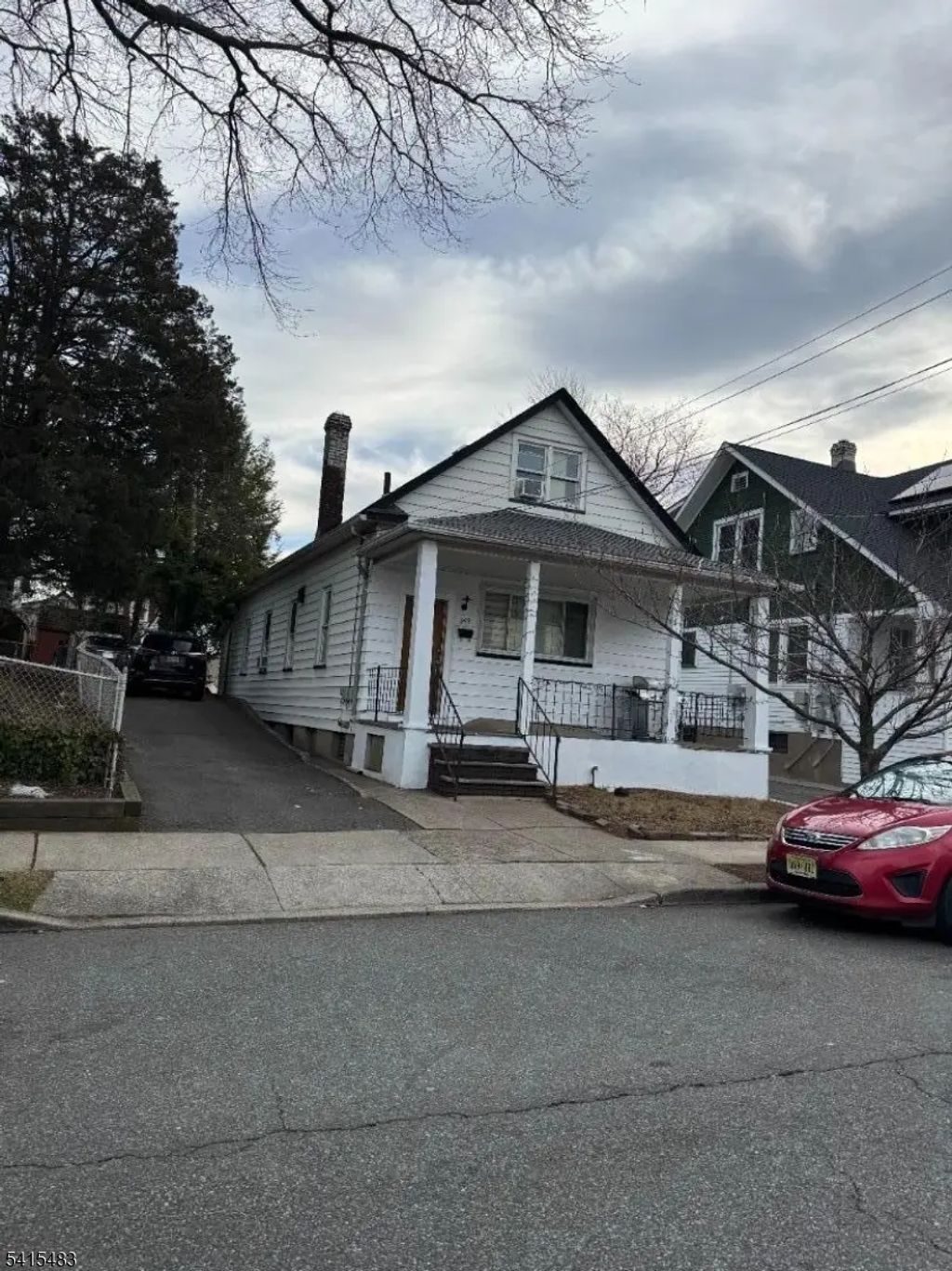 149 W 2nd St, Clifton City