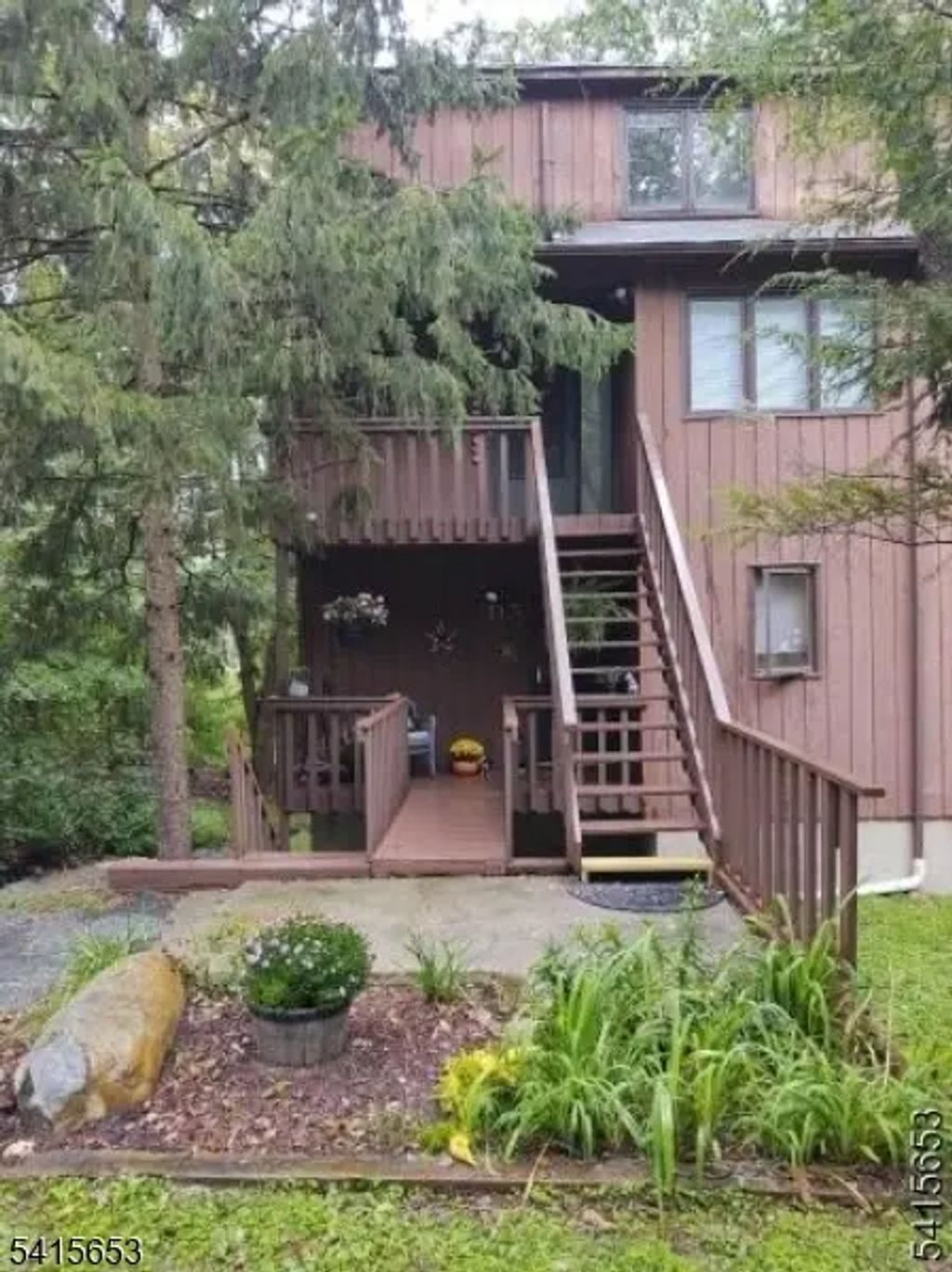 5 Village Way, Vernon Twp.