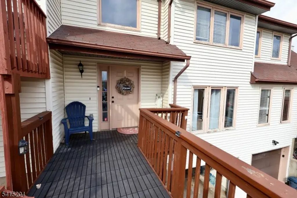 4 Sickle St, Dover Town
