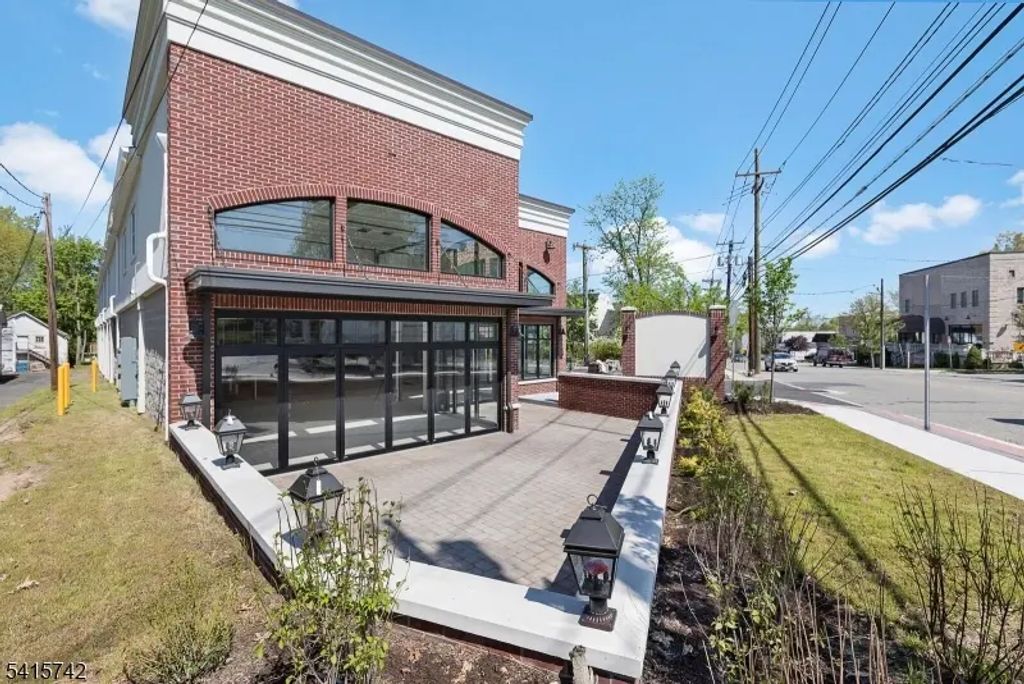 450 Pompton Ave, Cedar Grove Twp.