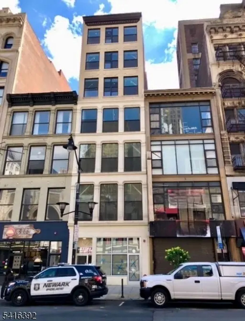 192 Market St, Newark City