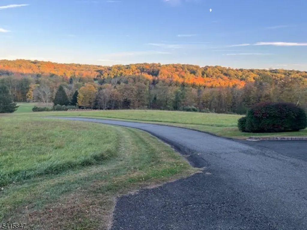 37 Branch Rd, Peapack Gladstone Boro