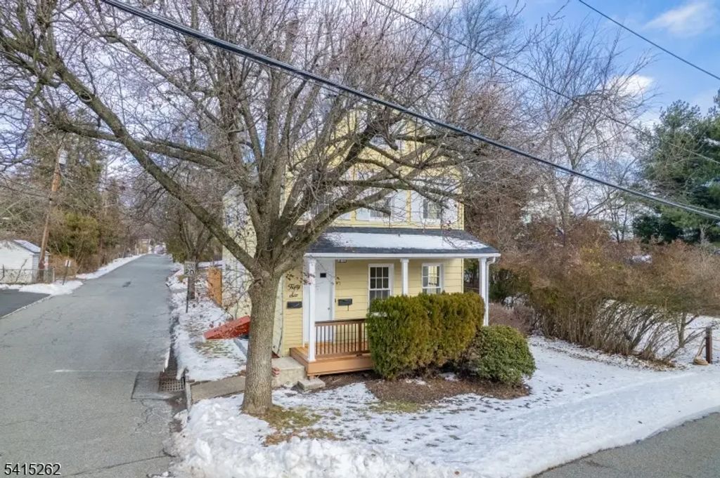 56 Pine Street, Verona Twp.