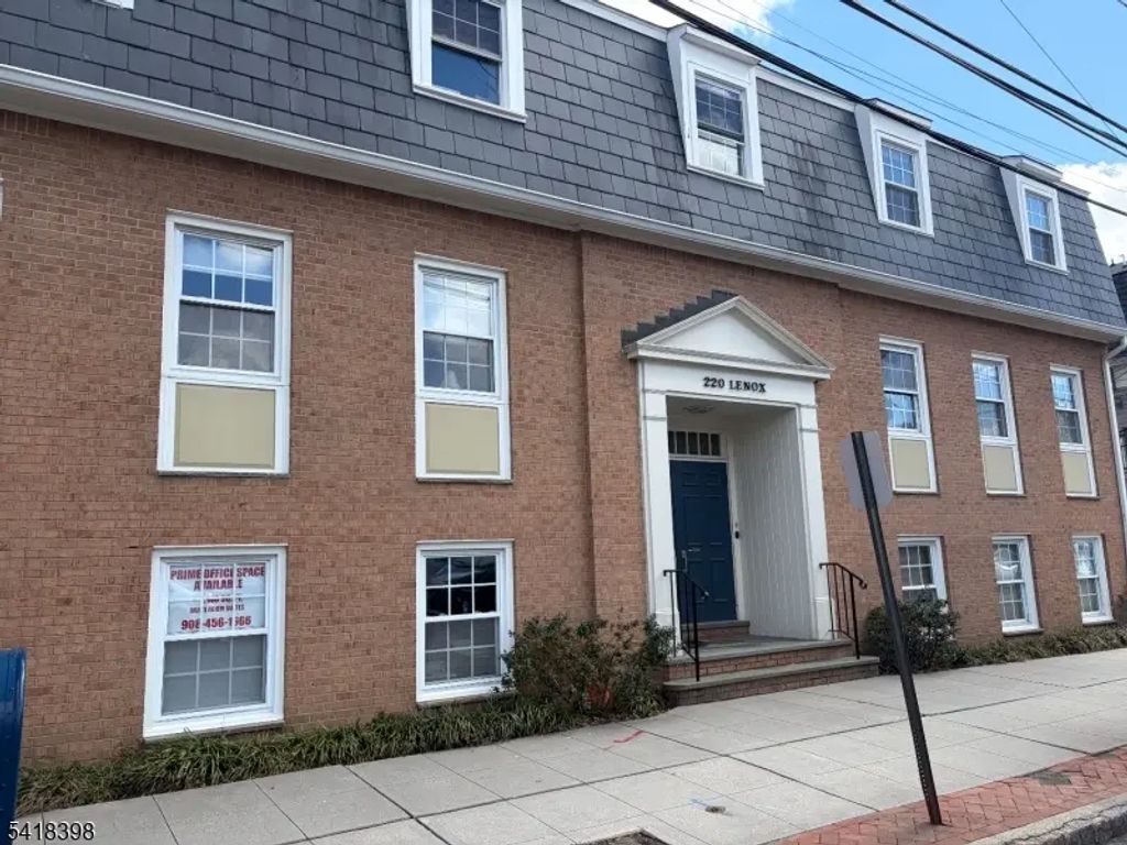 220 Lenox Ave, Westfield Town