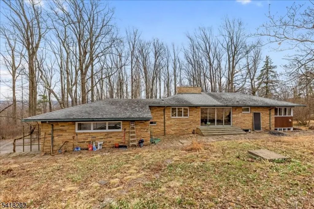 42 Stouts Rd, Montgomery Twp.
