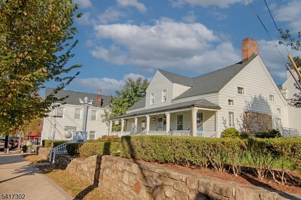 2 Morristown Rd, Bernardsville Boro