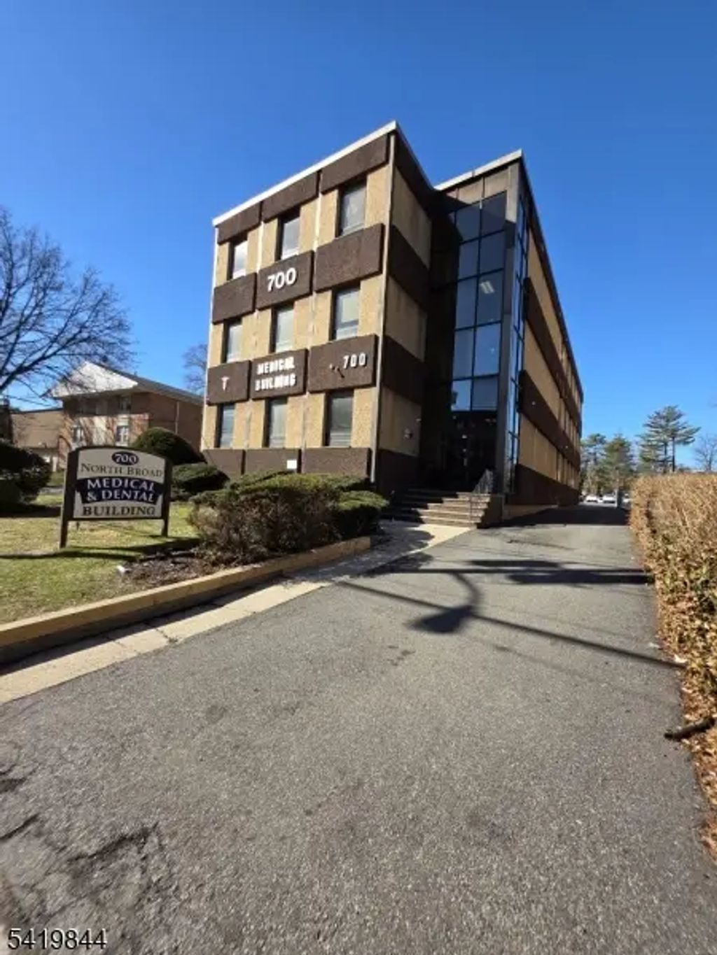 700-704 N Broad St, Elizabeth City