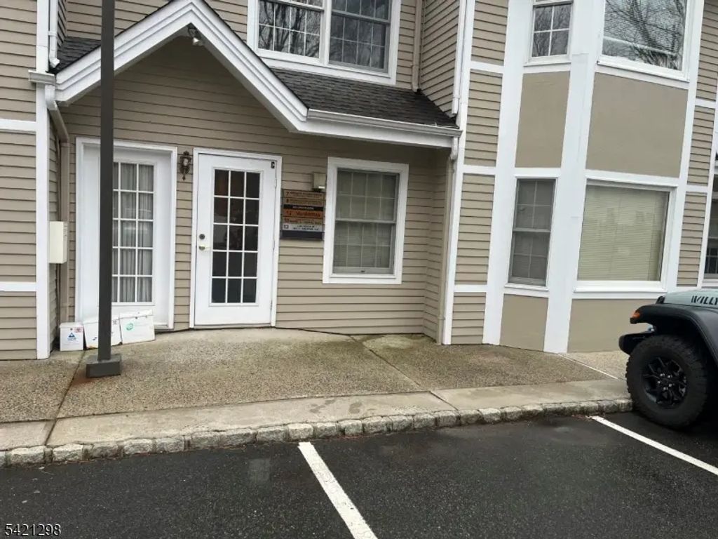 5 Mountain Blvd, Warren Twp.