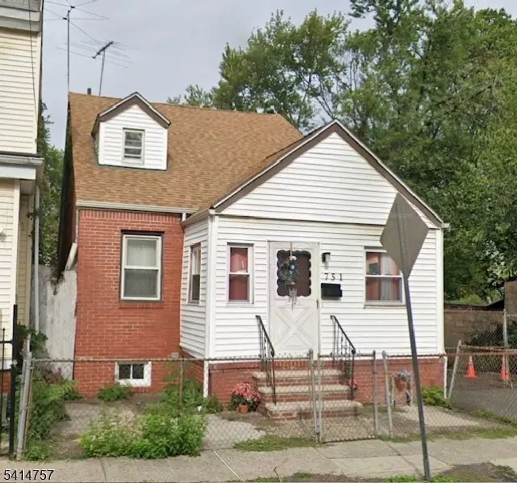 751 S 20th St, Newark City
