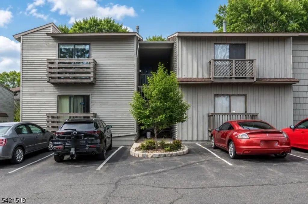 1002 Spruce Hills Dr, Glen Gardner Boro
