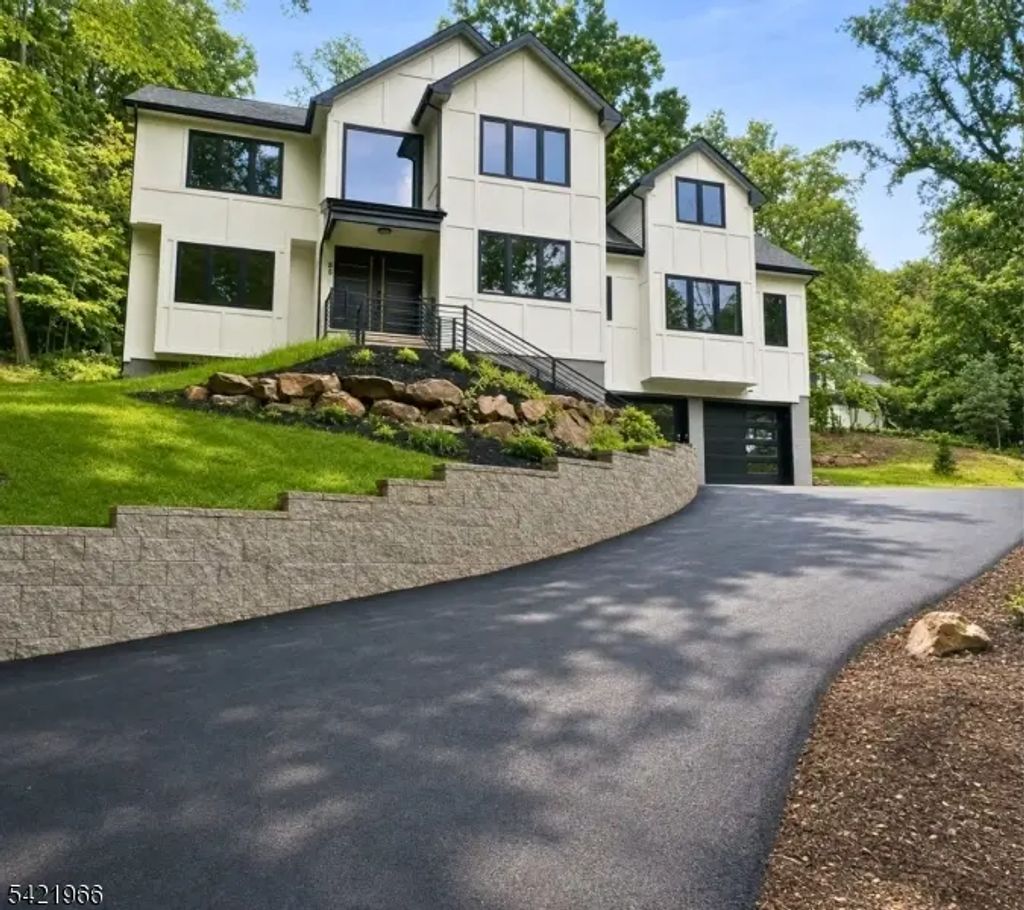 85 Pine Brook Rd, Montville Twp.