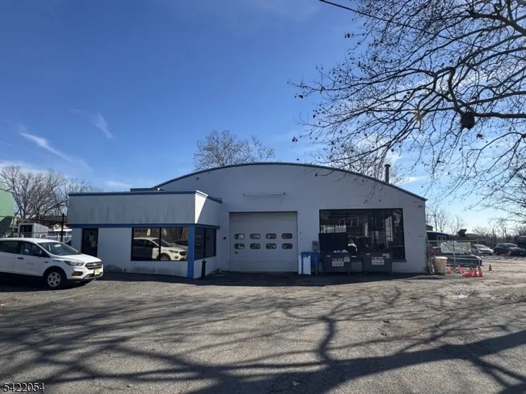 24 Burnett Ave, Maplewood Twp.