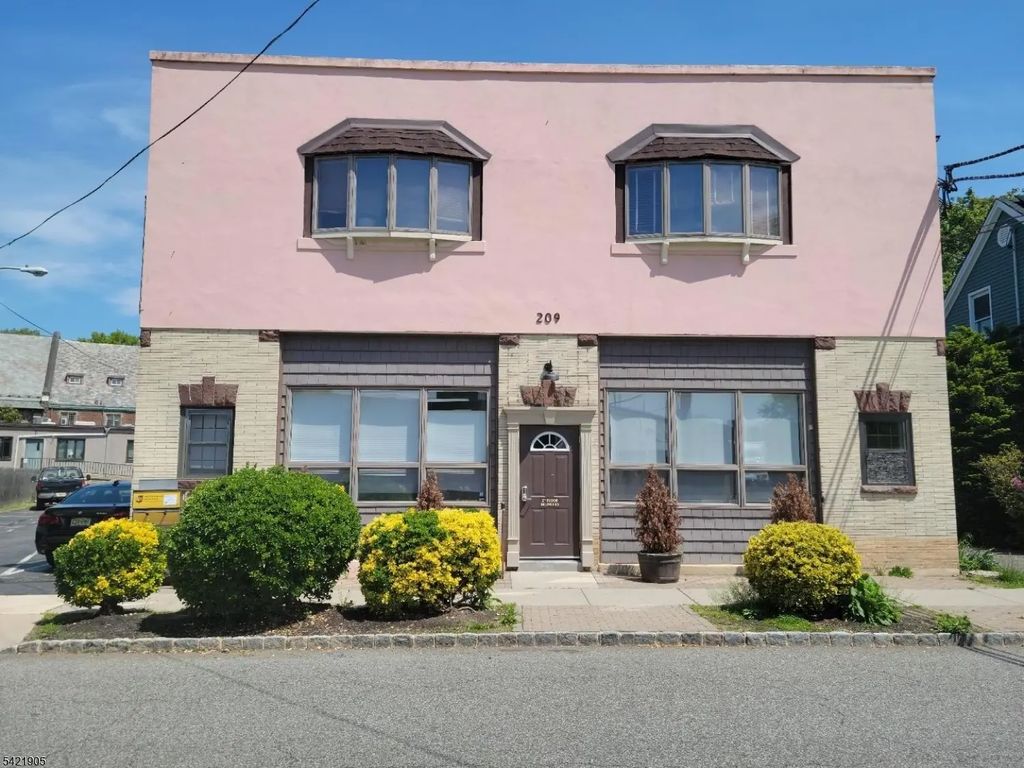 209 Cooper Ave, Ste 7, Montclair Twp.