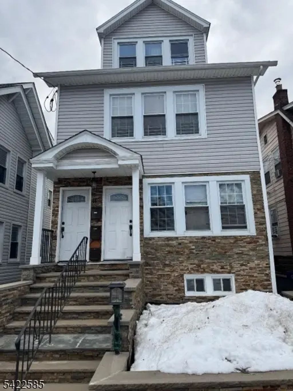 14 Commonwealth Ave, Newark City