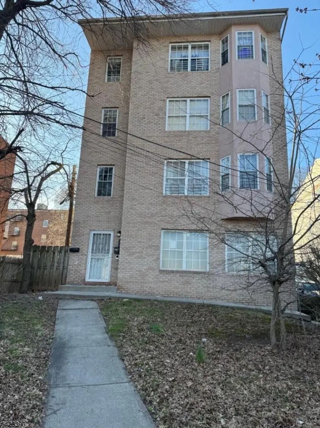 17 Parkway Dr.west, East Orange City