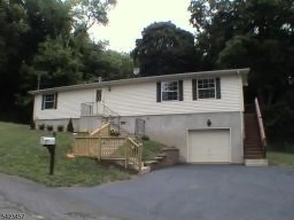 18 Pursel St, Phillipsburg Town