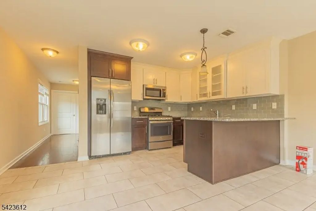 244 James St, Hackensack City