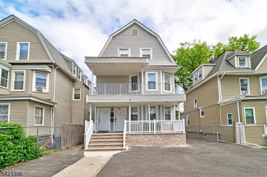 256 S Clinton St, East Orange City