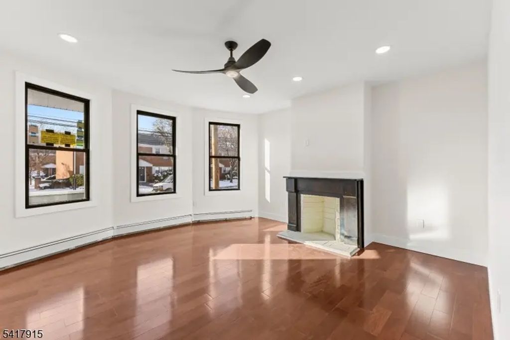633 Lafayette Ave, Hawthorne Boro