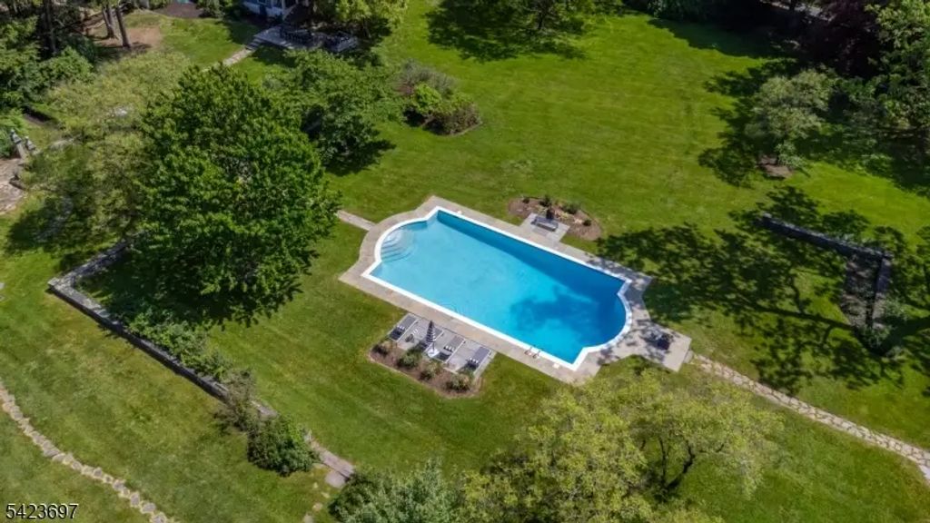 45 Village Road, Harding Twp.