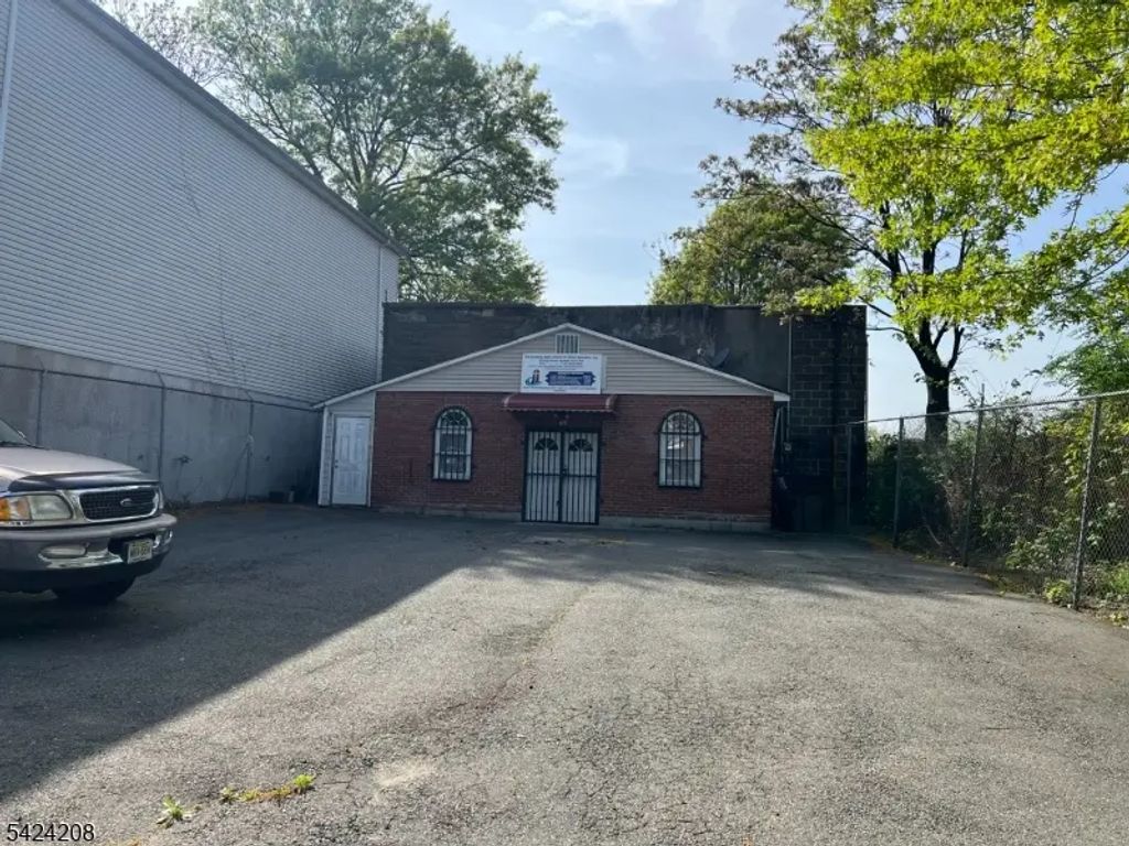 52 Gray St, Newark City