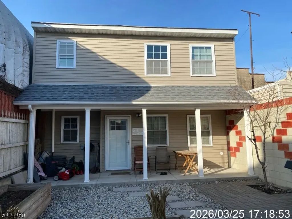 38 Delancy St, Newark City