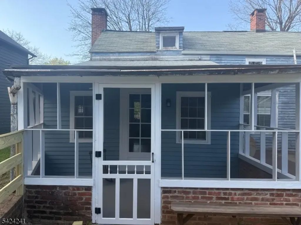 7 James St, Tewksbury Twp.