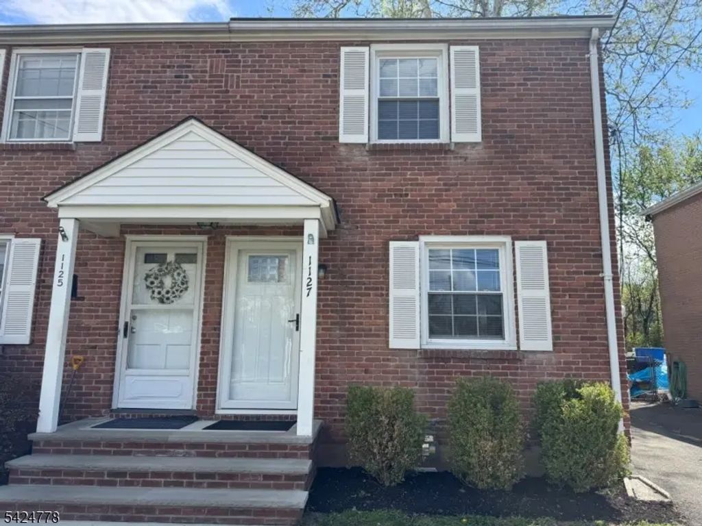 1127 South Ave, Westfield Town