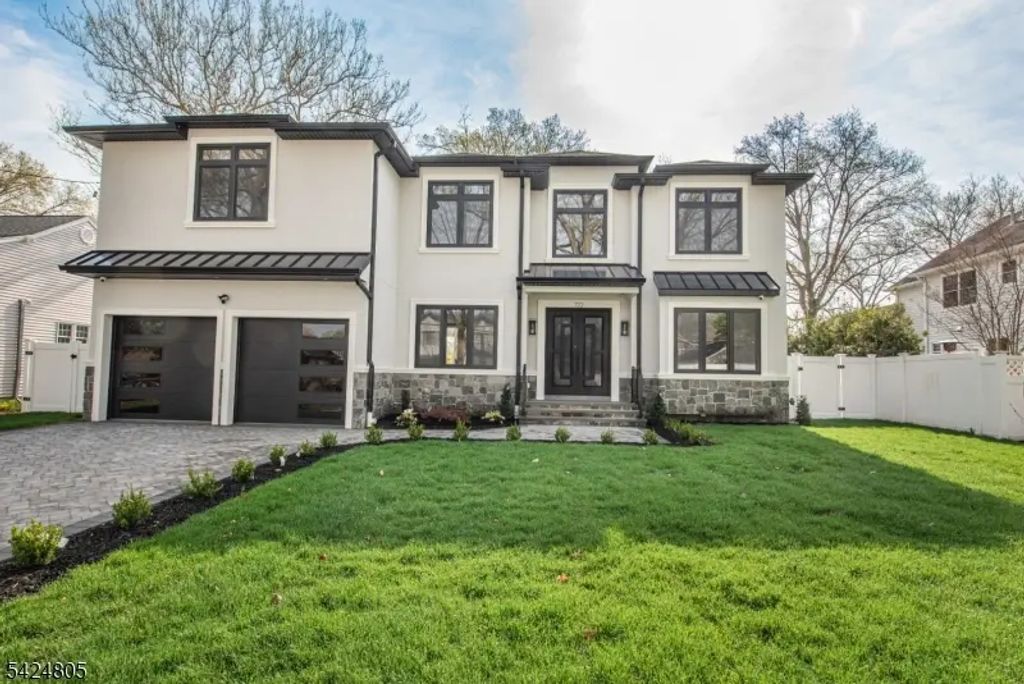 722 Erie Rd, Paramus Boro