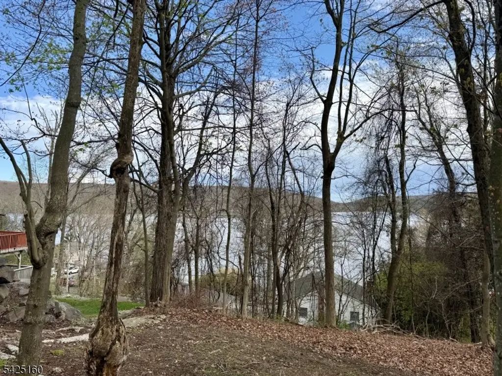 3 Neptune Rd, West Milford Twp.