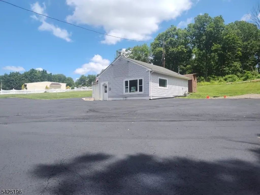 222 Route31, Washington Twp.