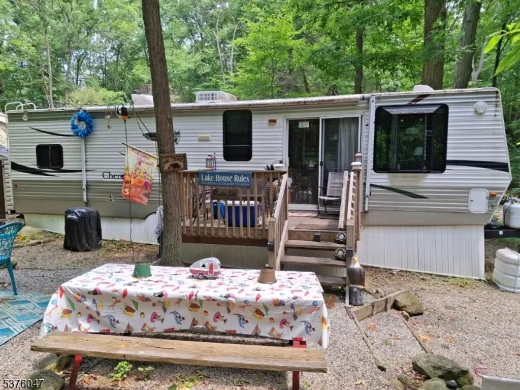 1 Pine Park, Byram Twp.