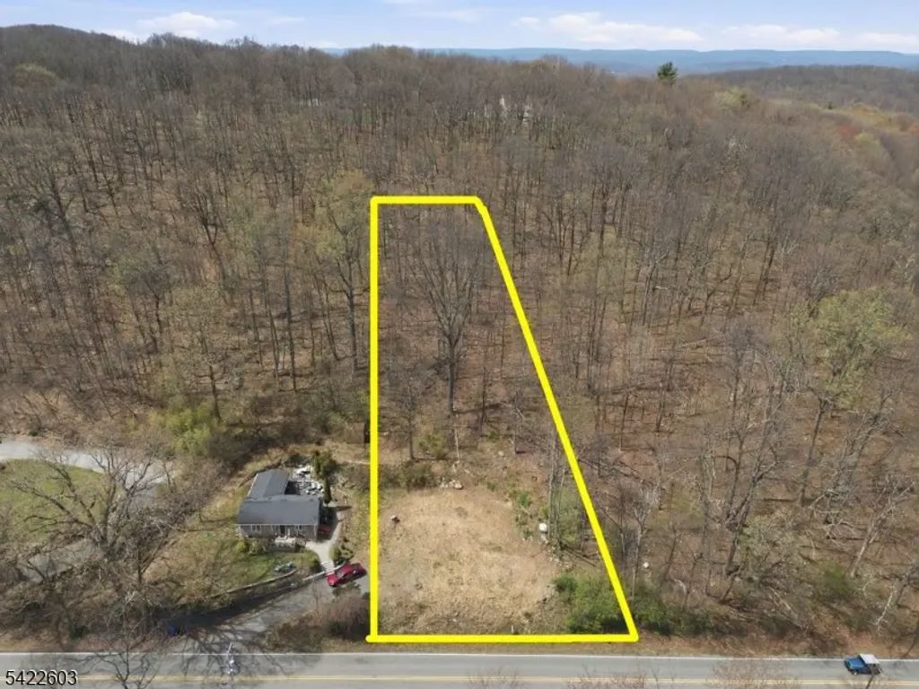 468 W Mountain Rd, Sparta Twp.