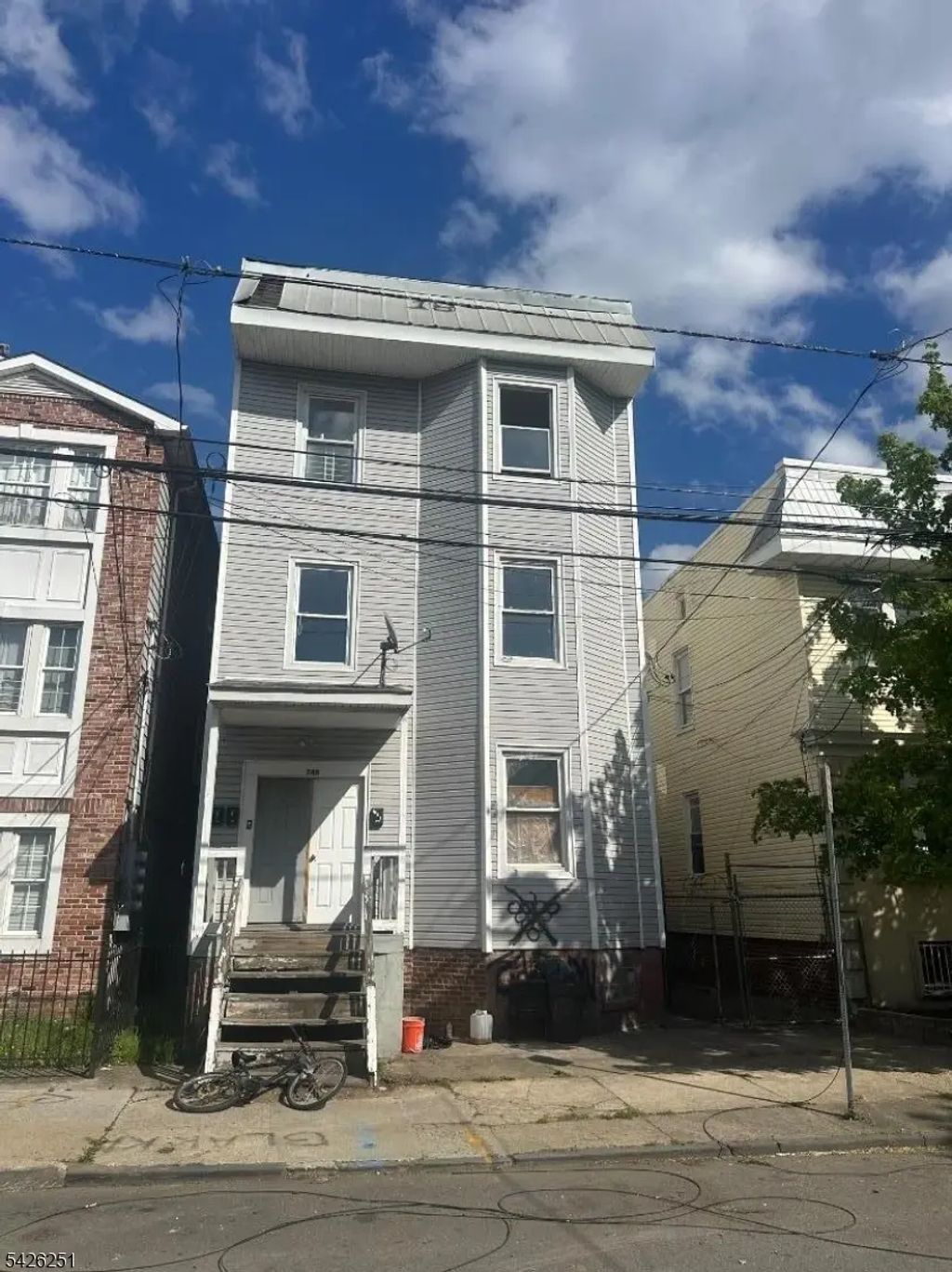748 S 11th St, Newark City