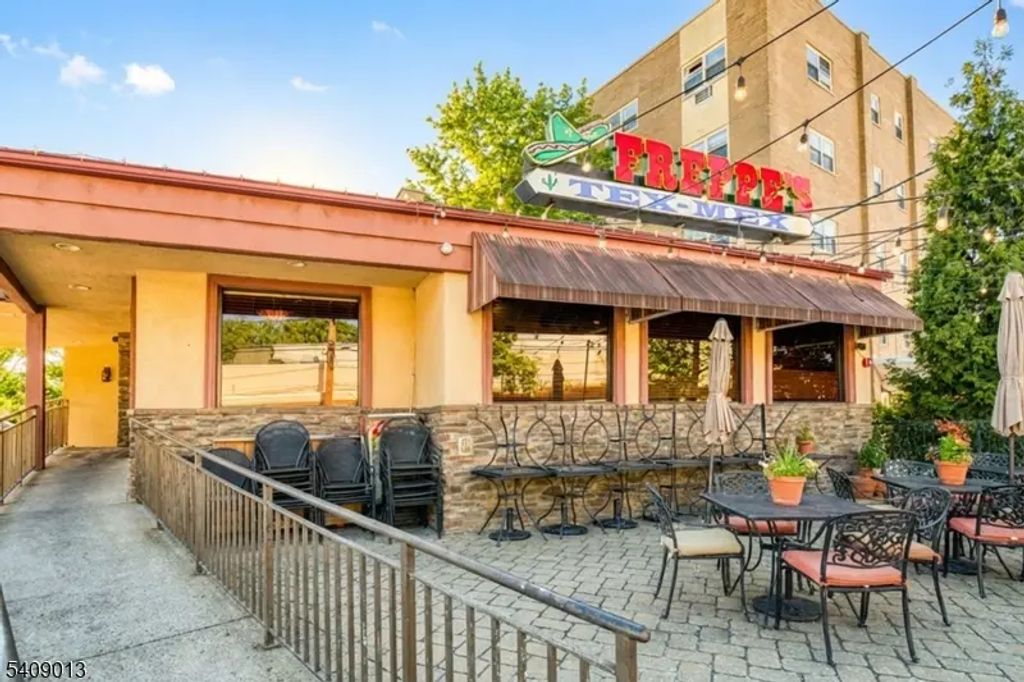 1442 South Ave, Plainfield City