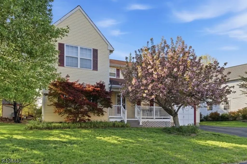 6 Shoshoni Way, Branchburg Twp.
