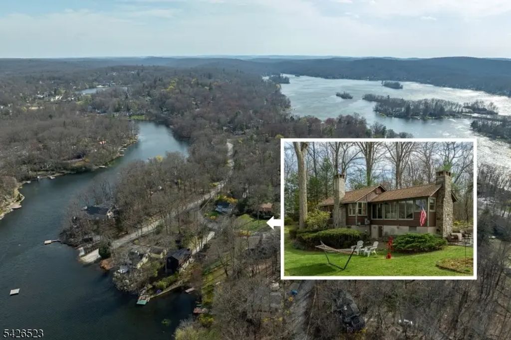 315 W Lake Shore Dr, Vernon Twp.
