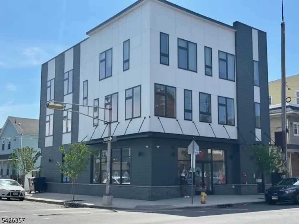 76 Pacific St, Newark City