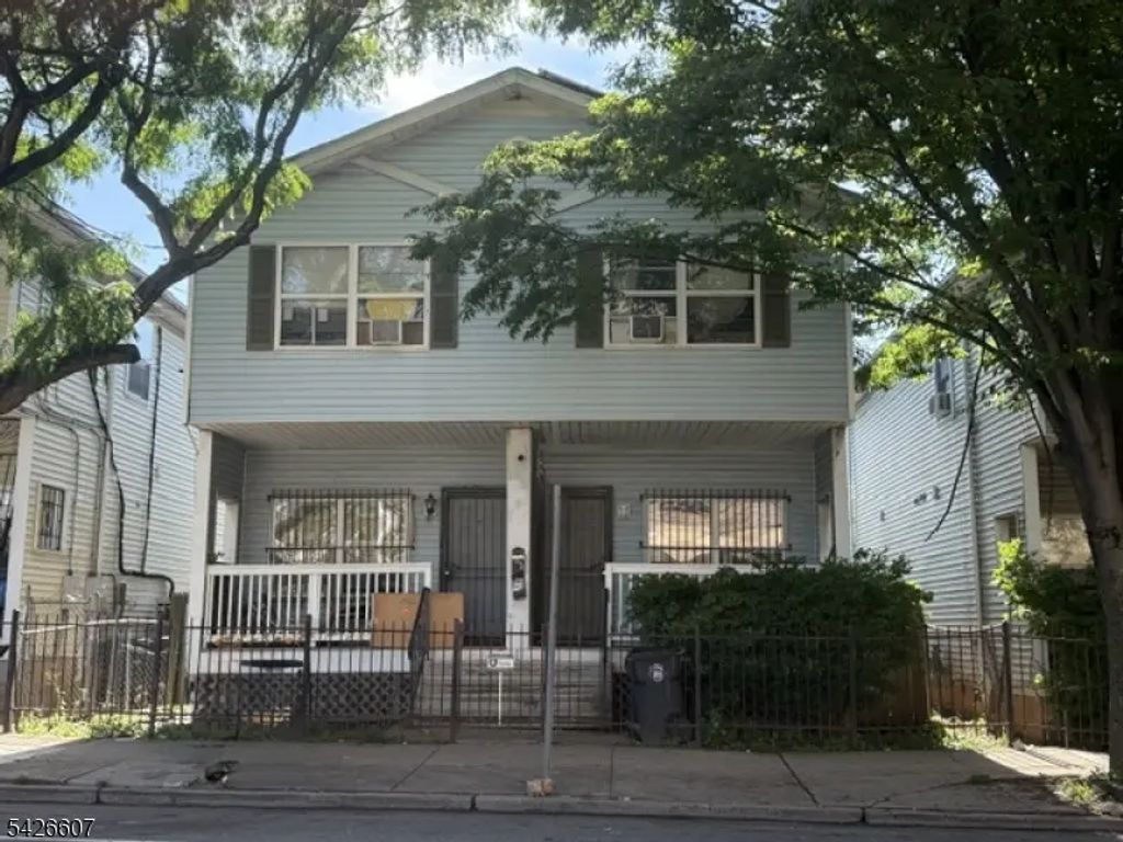 290 Bergen St, Newark City