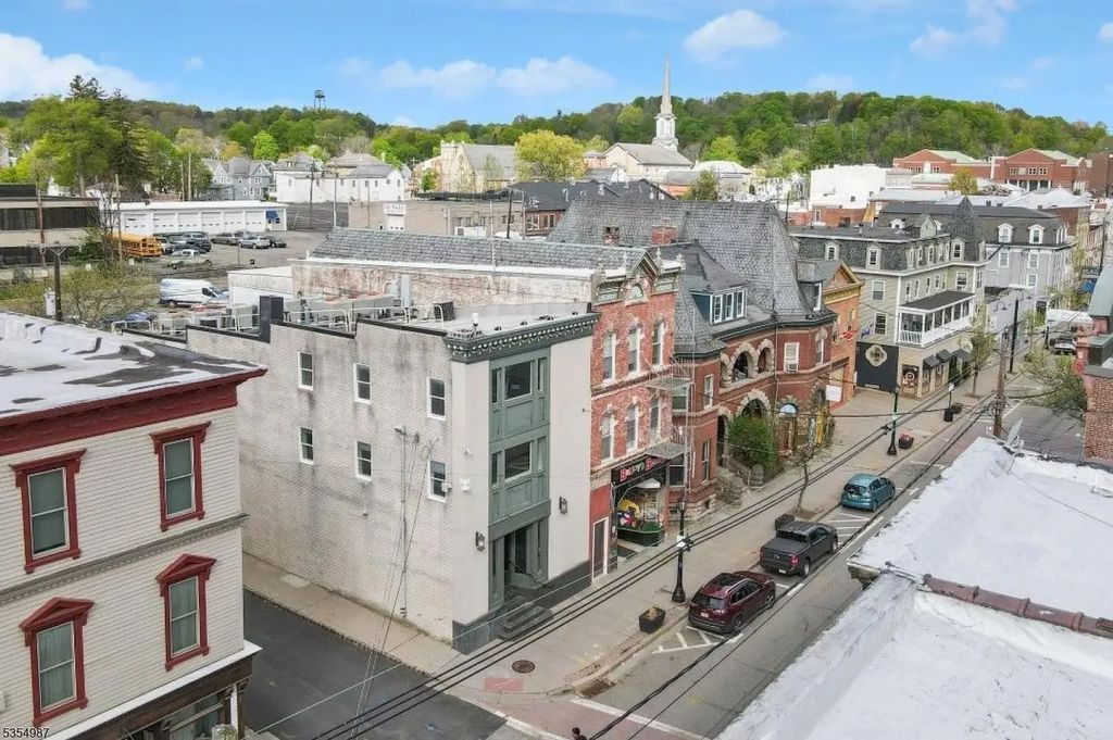 170 Spring St, Newton Town