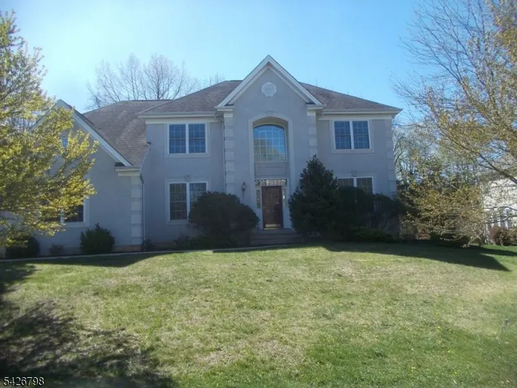 11 Shadow Hill Way, Washington Twp.