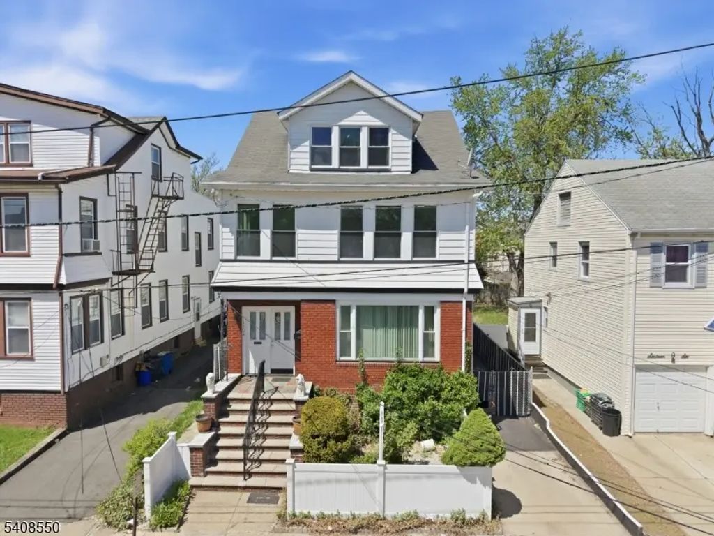 1602 Bayview Ave, Hillside Twp.