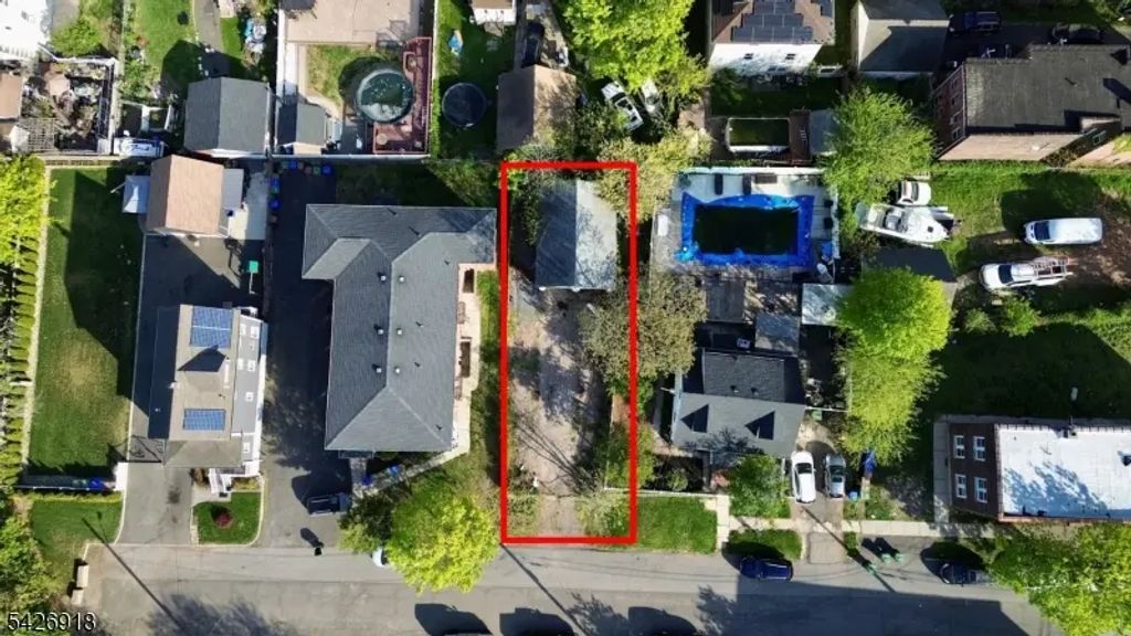 16 E 15th St, Linden City