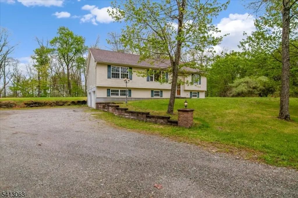 2 Oak St, Newton Town