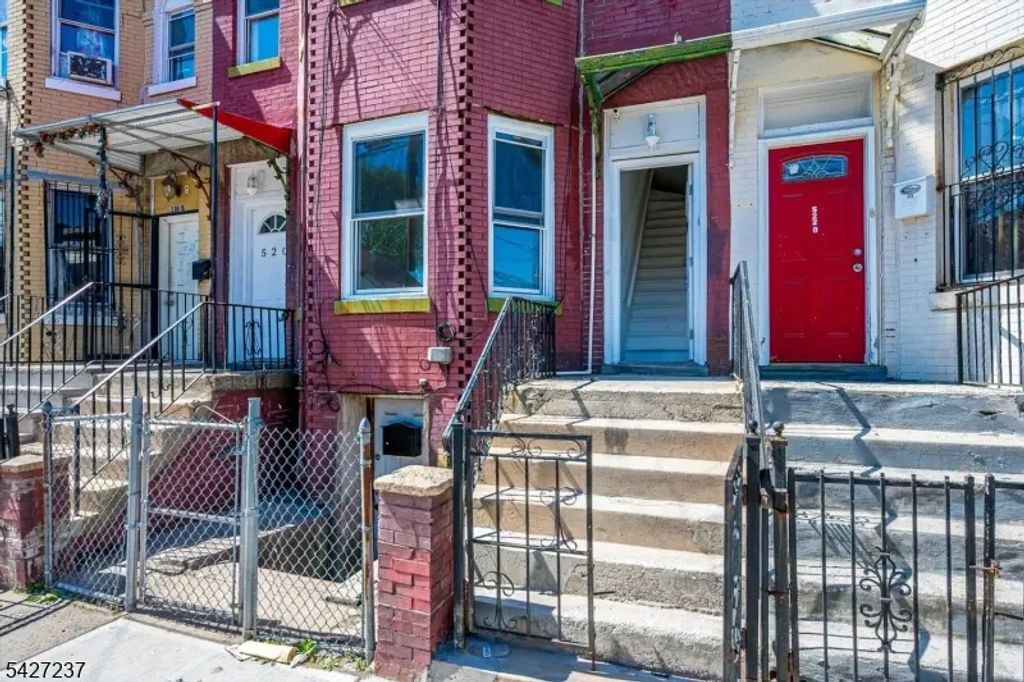 520 E Jersey St, Elizabeth City