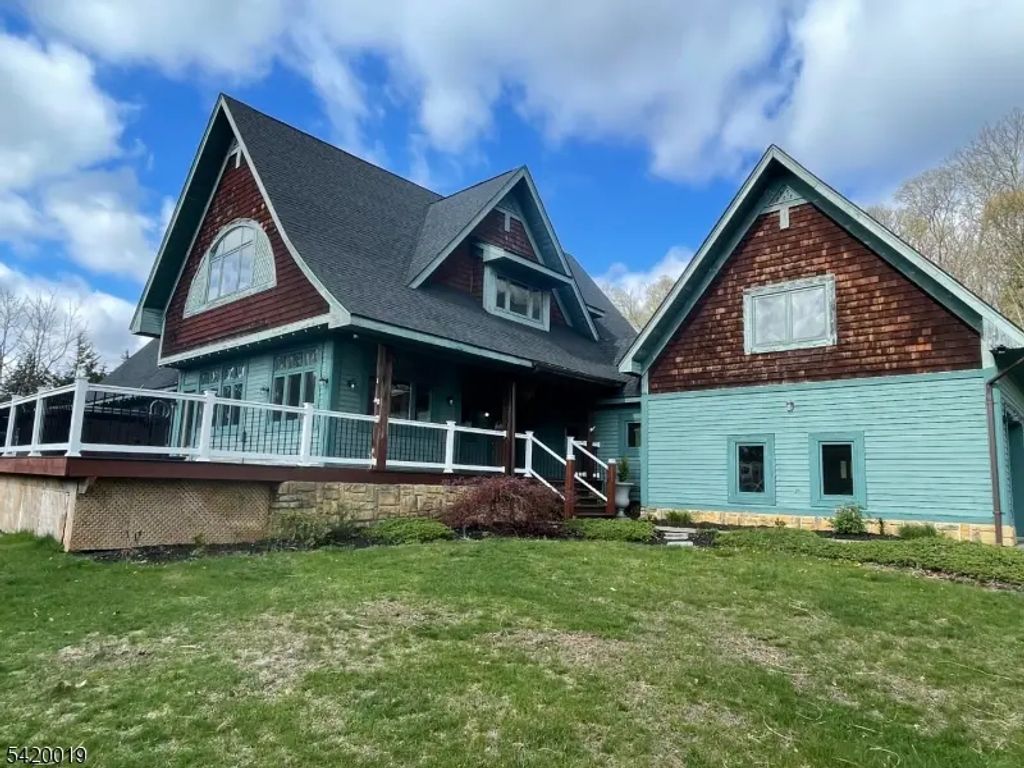 4 Highlands Ln, Hardwick Twp.