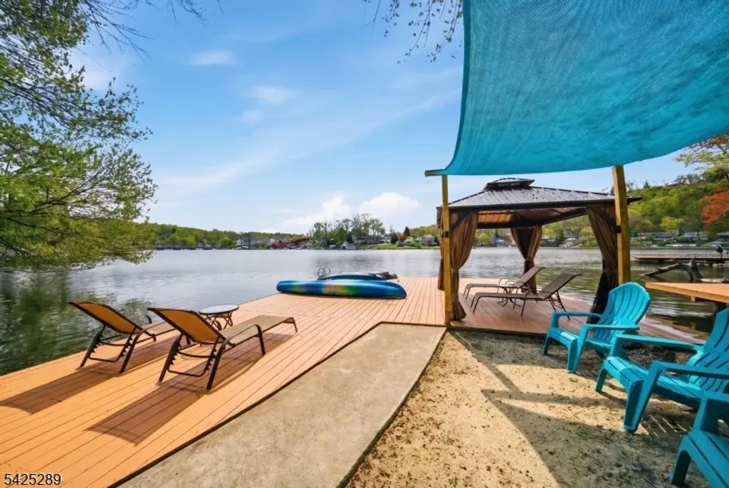 11 Deane Rd, Hopatcong Boro
