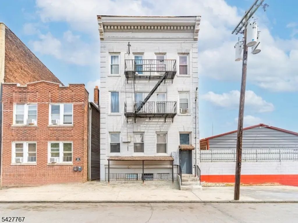 204 Parkhurst St, Newark City
